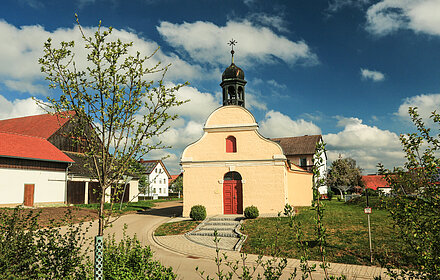 Kapelle Pierheim im Frühling