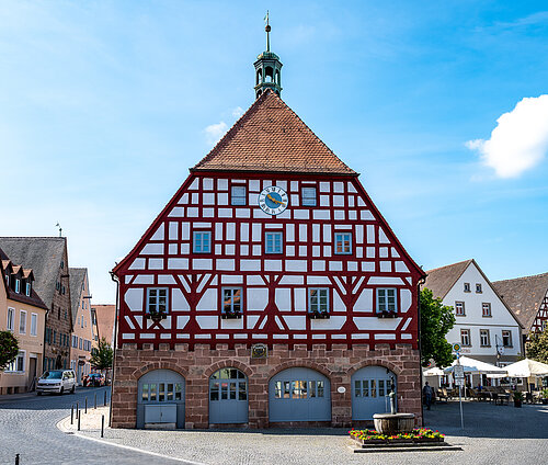 Frontalansicht Rathaus Hilpoltstein aus Richtung Residenz