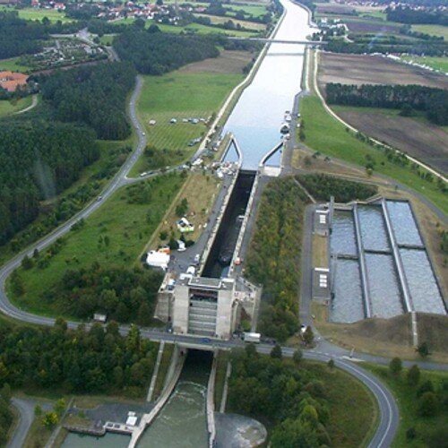 Aussichtsplattform der Schleuse bei Eckersmühlen am Main-Donau-Kanal