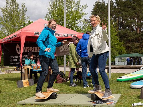 Gäste testen das sportliche Angebot beim Fitnesstag am Rothsee