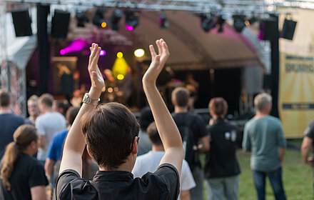 Gäste vor der Bühne, Rock hinter der Burg