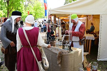 Händler auf dem Mittelaltermarkt Hilpoltstein