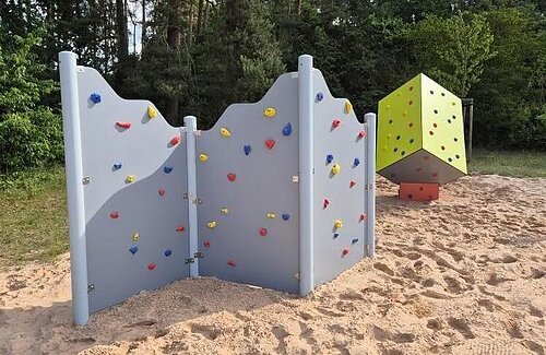 Neue Kletterwand am Jugendplatz Hilpoltstein