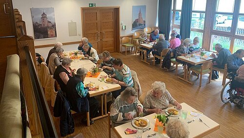 Mittagstisch Senioren beim gemeinsamen Mittagstisch