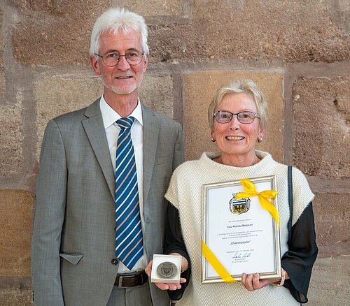 Als erste Preisträgerin überhaupt wurde Monika Bergauer mit der neuen "Ehrenmedaille für herausragendes bürgerschaftliches Engagement" der Stadt Hilpoltstein ausgezeichnet.